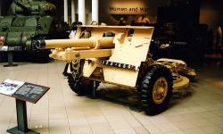 British 25 pounder field gun